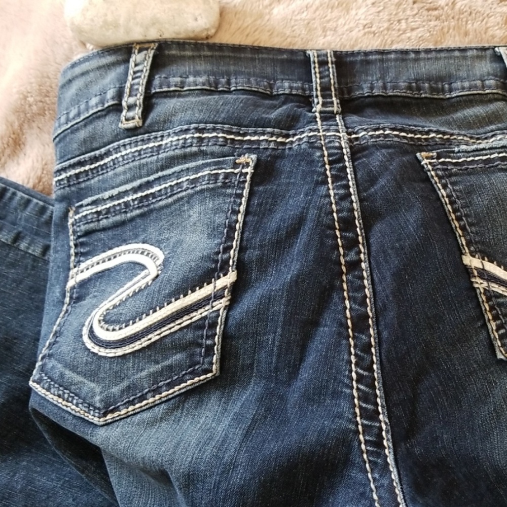 👖Silver Suki jeans...like new👖 - Picture 3 of 8